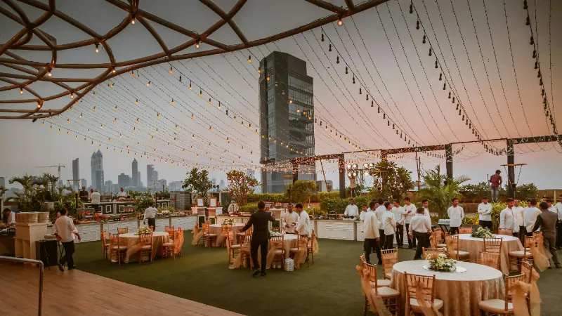 Offre premium Privatisation rooftop avec vue panoramique - Organisation complète d'évènement | Maison Eridia