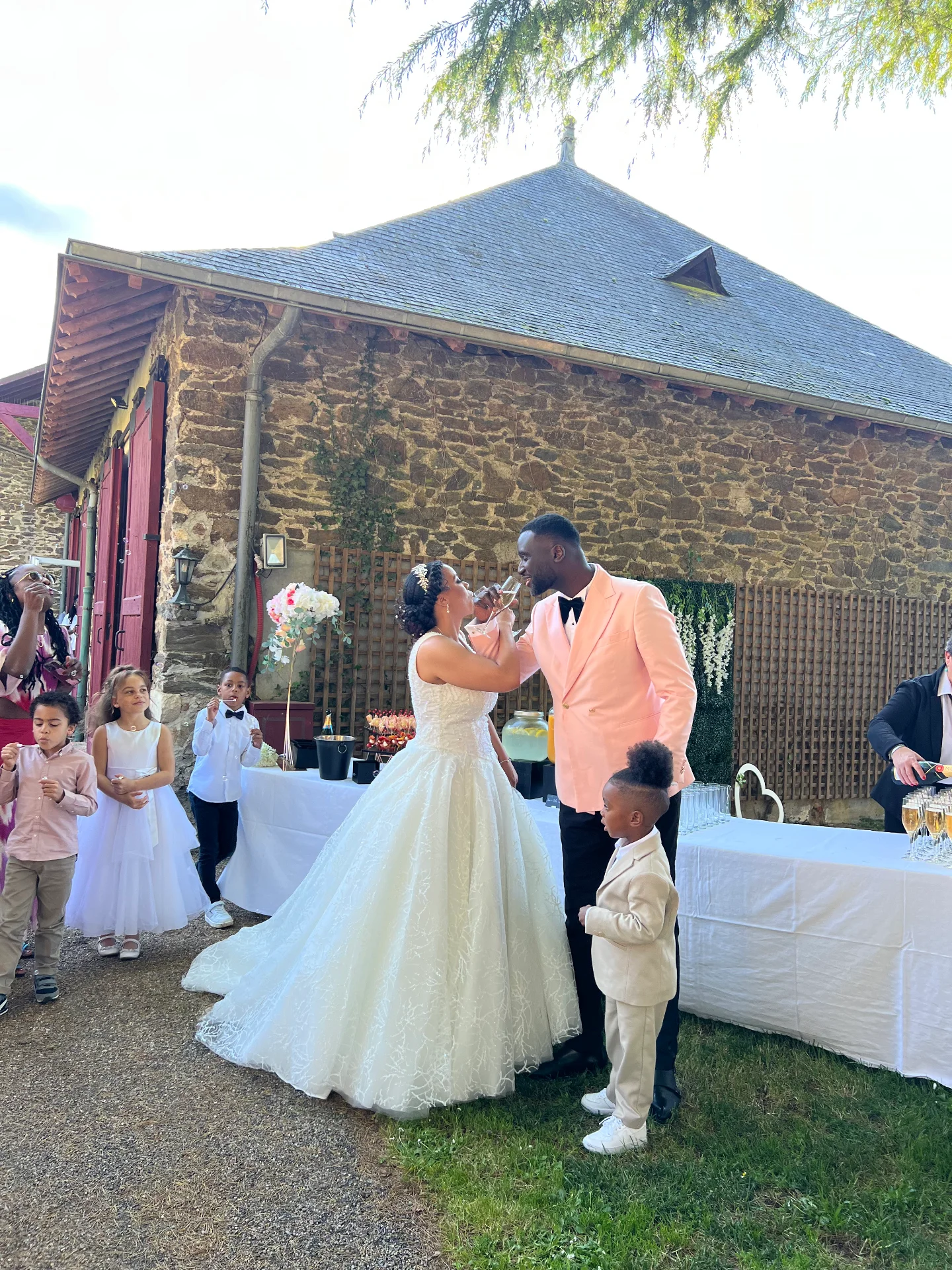 Mariage en Extérieur Romantique en Île-de-France - Galerie